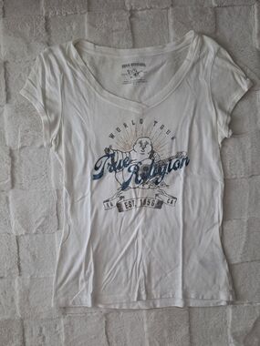 True Religion White Short Sleeve Graphic V-Neck Tee with Blue Logo
